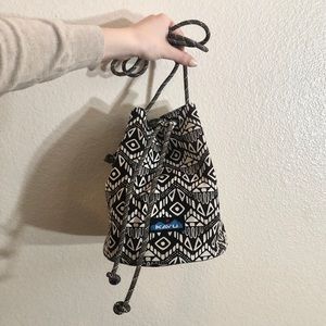 Kavu drawstring cross-body bag